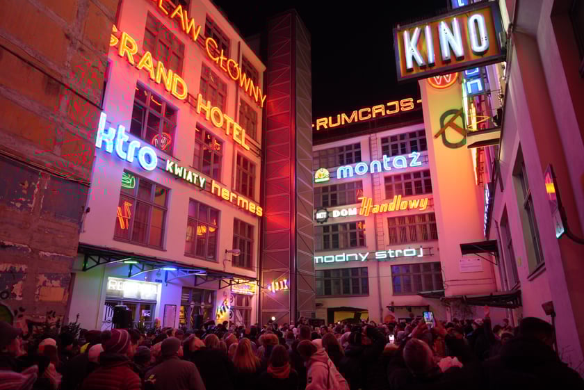 Wrocławska galeria neonów przy Ruskiej znów świeci! Niezwykły pokaz - 5.04.2025