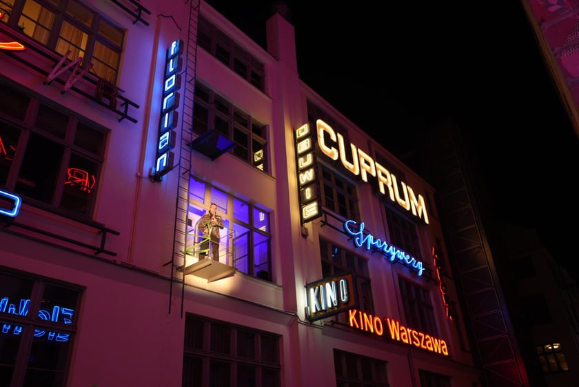 Wrocławska galeria neonów przy Ruskiej znów świeci! Niezwykły pokaz - 5.04.2025