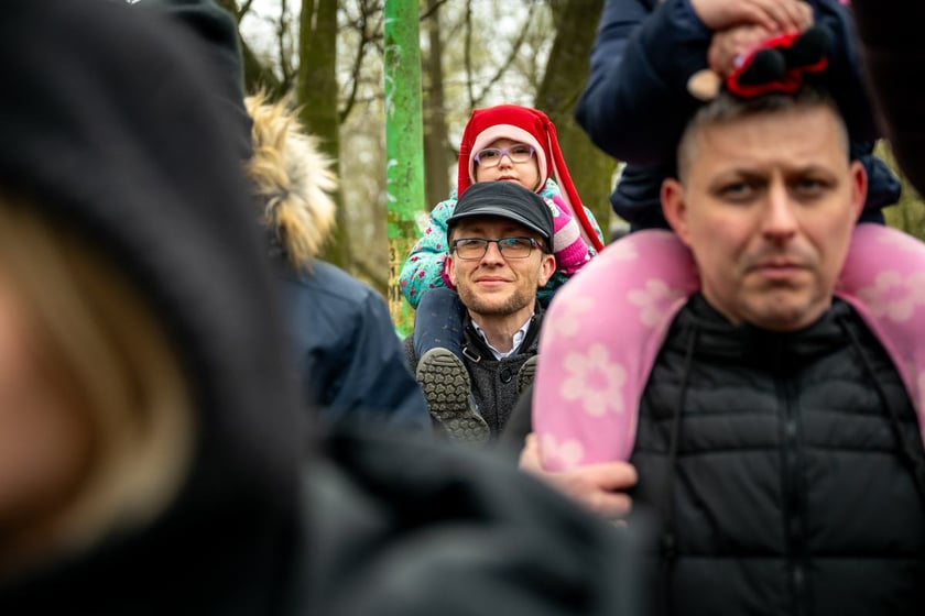 Odsłonięcie figurki krasnala Raciworka przy Kładce Złotnickiej