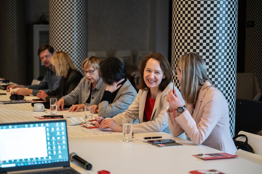 Uczestnicy spotkania Unii Metropolii Polskich we wrocławskiej Barbarze.