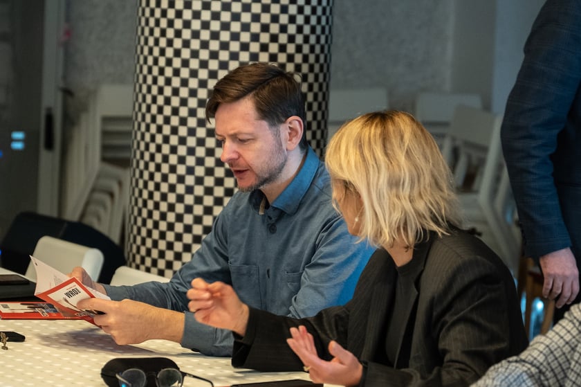 Uczestnicy spotkania Unii Metropolii Polskich we wrocławskiej Barbarze.