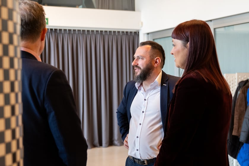 Uczestnicy spotkania Unii Metropolii Polskich we wrocławskiej Barbarze.