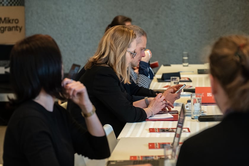 Uczestnicy spotkania Unii Metropolii Polskich we wrocławskiej Barbarze.