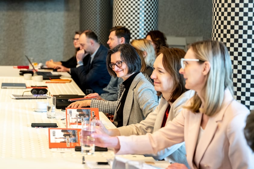 Uczestnicy spotkania Unii Metropolii Polskich we wrocławskiej Barbarze.