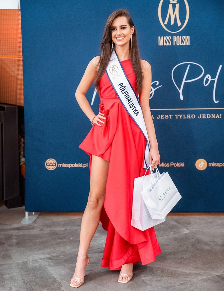 Julia Antoszkiewicz z warmińsko-mazurskiego, p&oacute;łfinalistka Miss Polski 2025