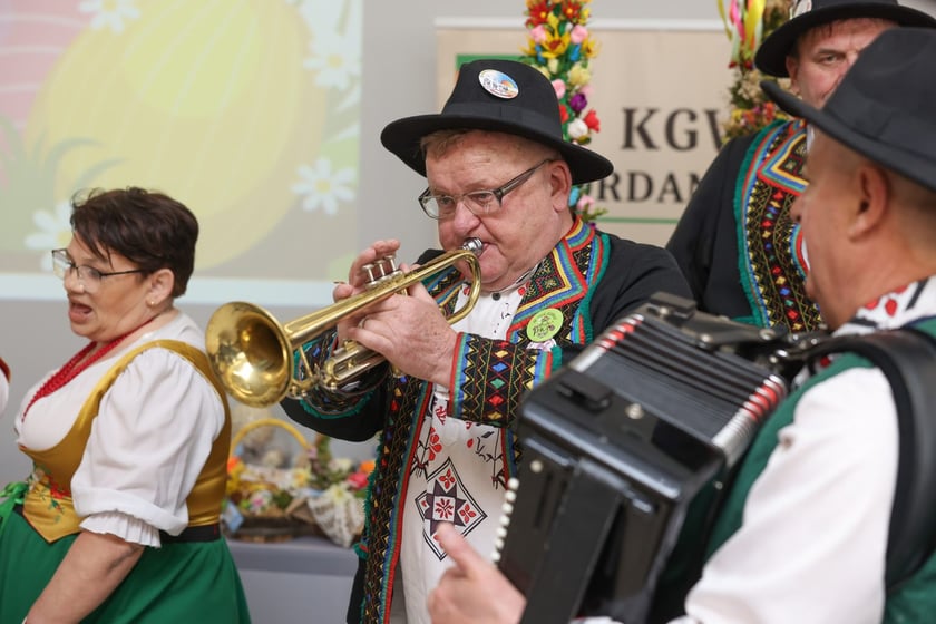 Prezentacja tradycyjnych stołów wielkanocnych i Jarmark Wielkanocny na Zwycięskiej, 12.04.2025