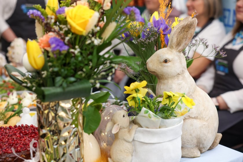 Prezentacja tradycyjnych stołów wielkanocnych i Jarmark Wielkanocny na Zwycięskiej, 12.04.2025