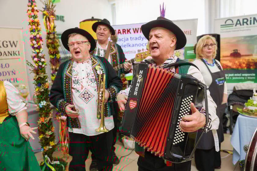 Prezentacja tradycyjnych stołów wielkanocnych i Jarmark Wielkanocny na Zwycięskiej, 12.04.2025