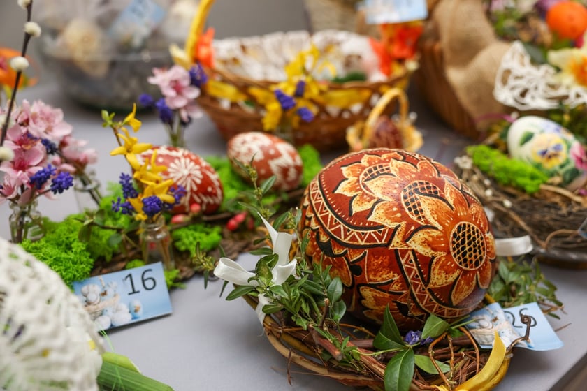 Prezentacja tradycyjnych stołów wielkanocnych i Jarmark Wielkanocny na Zwycięskiej, 12.04.2025