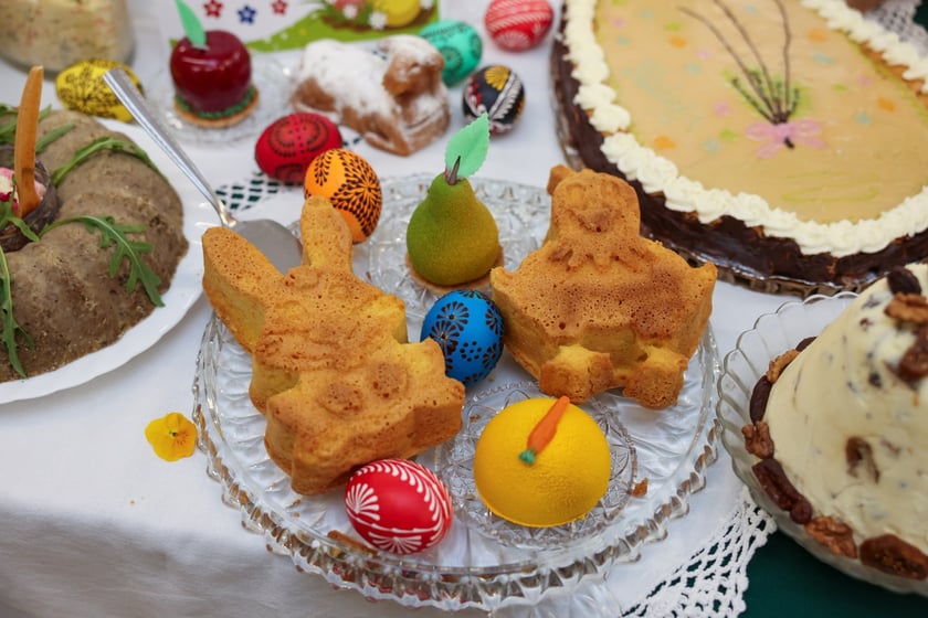 Prezentacja tradycyjnych stołów wielkanocnych i Jarmark Wielkanocny na Zwycięskiej, 12.04.2025