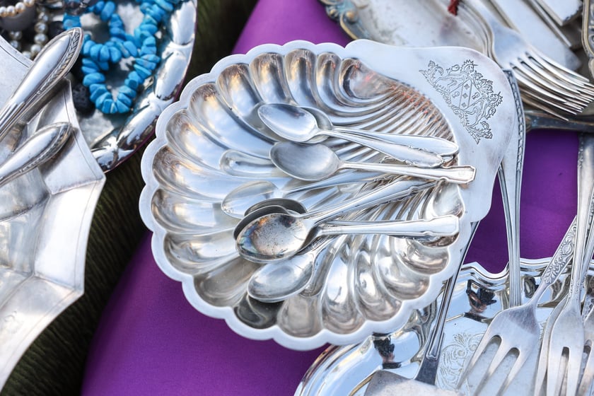 Giełda Staroci przy Hali Stulecia w niedzielę 13 kwietnia 2025 roku