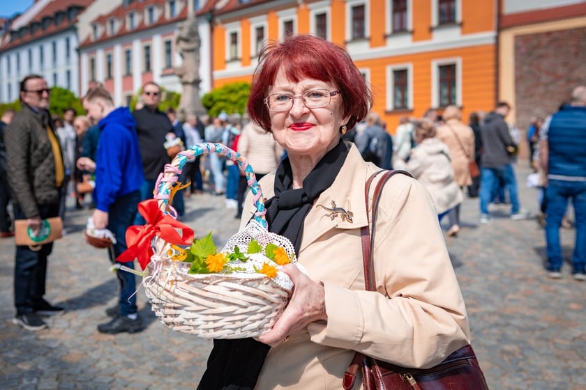 Święcenie pokarmów pod wrocławską Katedrą, 19 kwietnia 2025 rok