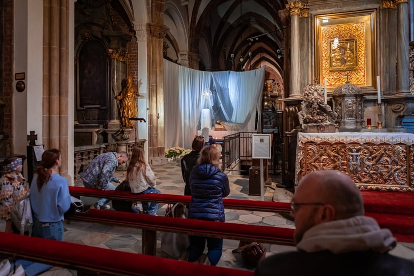 Gr&oacute;b Pański w Katedrze Wrocławskiej &ndash; rzymskokatolicka parafia katedralna pw. Świętego Jana Chrzciciela