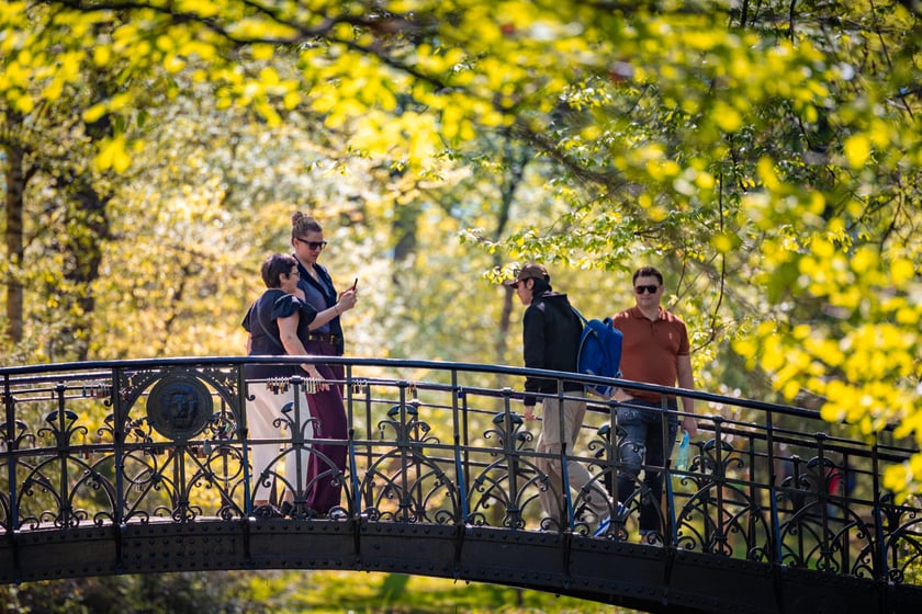 Wrocławianie na spacerach. Park Szczytnicki, Wielkanoc 20.04.2025