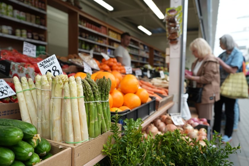Szparagi na wrocławskich targowiskach są już dostępne