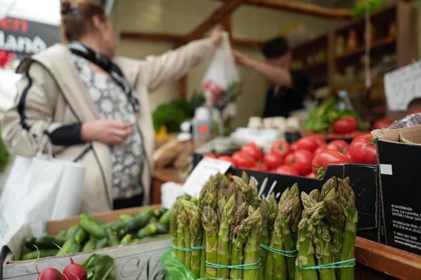 Szparagi na wrocławskich targowiskach są już dostępne