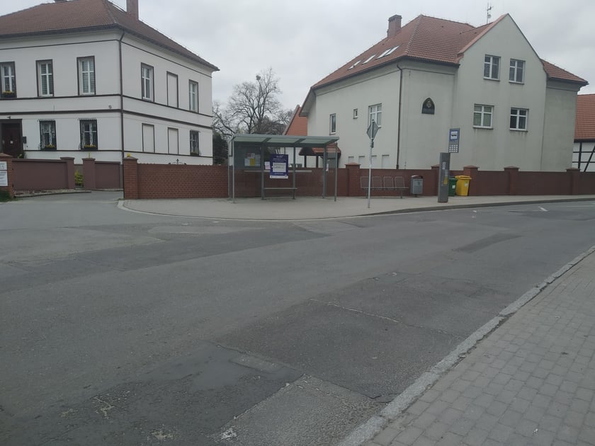Fragment ulicy przeznaczonej do remontu na Leśnicy