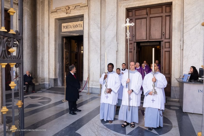 Bazylika, w kt&oacute;rej spocznie Franciszek, zdjęcie z nabożeństwa wielkopostnego&nbsp;