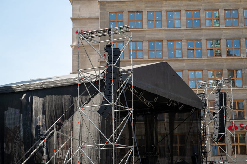 W Rynku budują scenę na 23. bicie Gitarowego Rekordu Świata