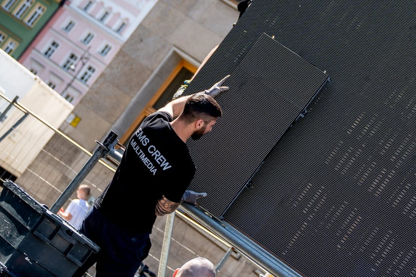 W Rynku budują scenę na 23. bicie Gitarowego Rekordu Świata