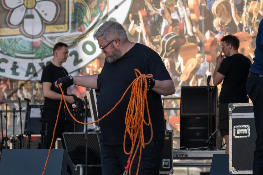 W Rynku budują scenę na 23. bicie Gitarowego Rekordu Świata