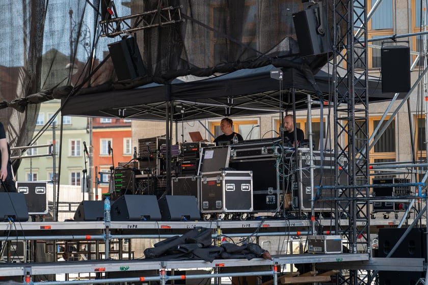 W Rynku budują scenę na 23. bicie Gitarowego Rekordu Świata