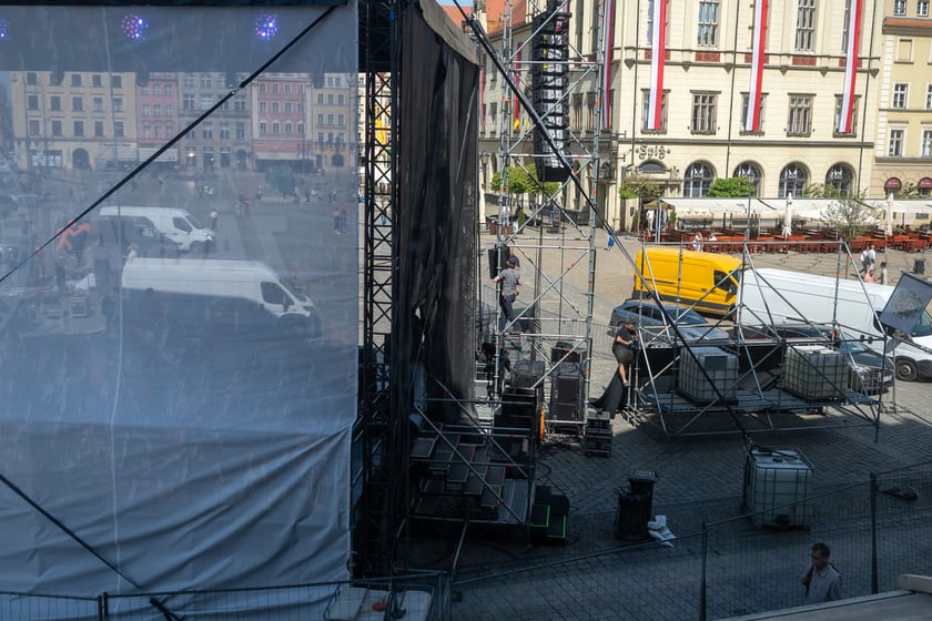 W Rynku budują scenę na 23. bicie Gitarowego Rekordu Świata