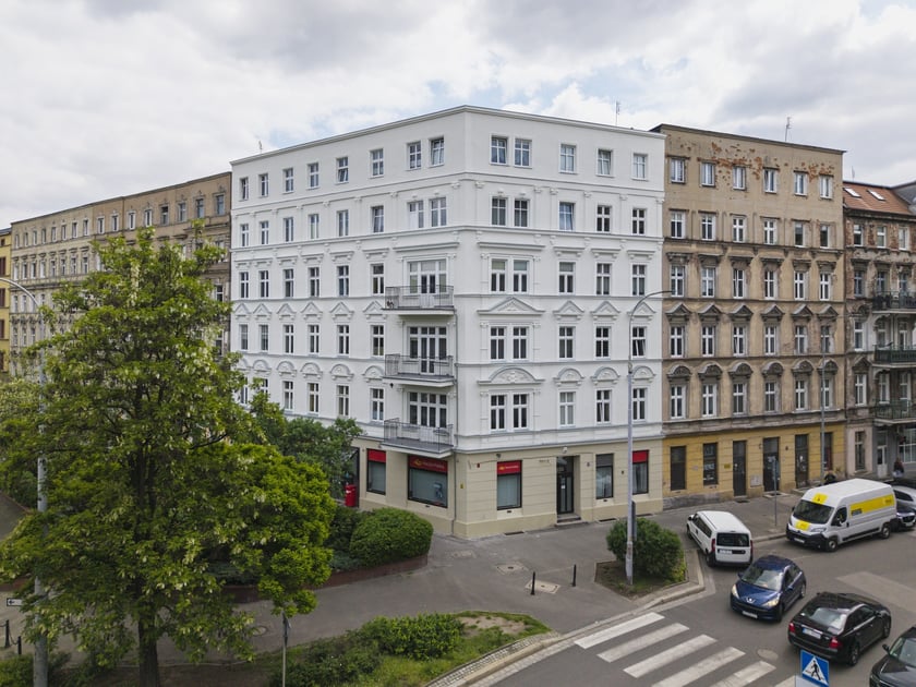 Kamienica Jedności Narodowej 185 po remoncie