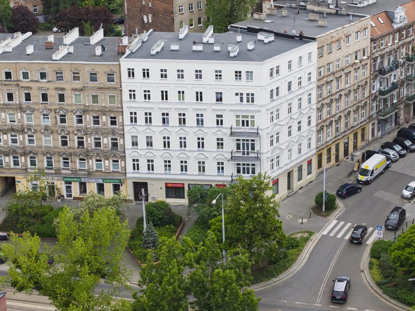 Kamienica Jedności Narodowej 185 po remoncie