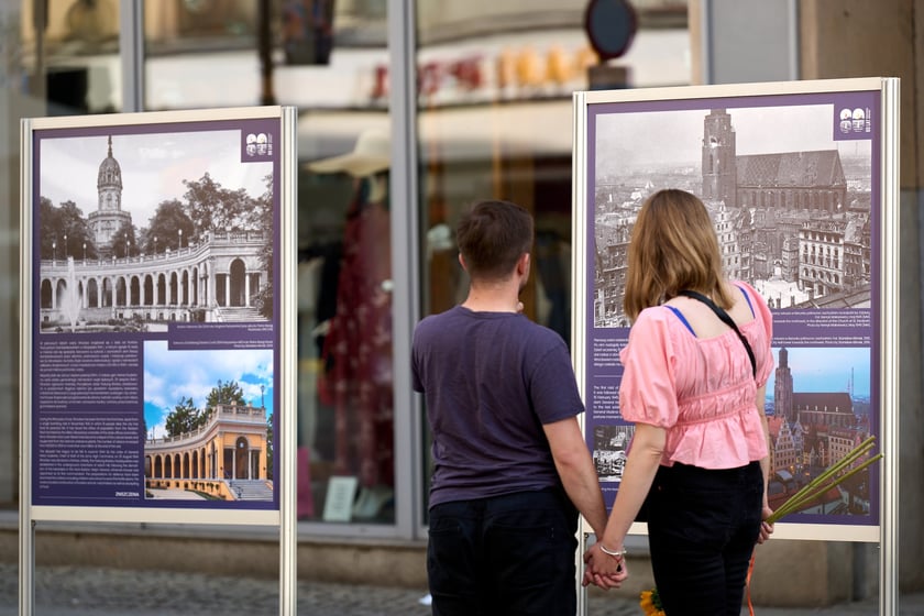 Wystawa  80 lat powojennego Wrocławia na ul. Oławskiej we Wrocławiu
