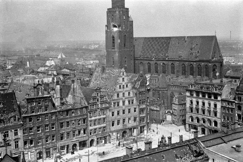 Kości&oacute;ł św. Elżbiety, 1945 rok