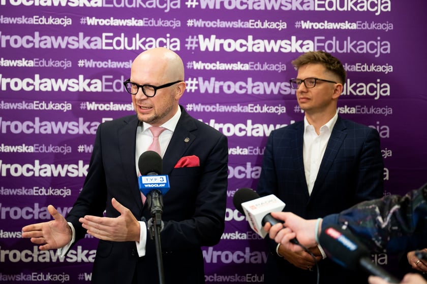 Spotkanie związane z przekazaniem 3 wrocławskim Poradniom Psychologiczno-Pedagogicznym  nowoczesnego sprzętu terapeutycznego do diagnozowania oraz wspierania dzieci i młodzieży z różnymi potrzebami.