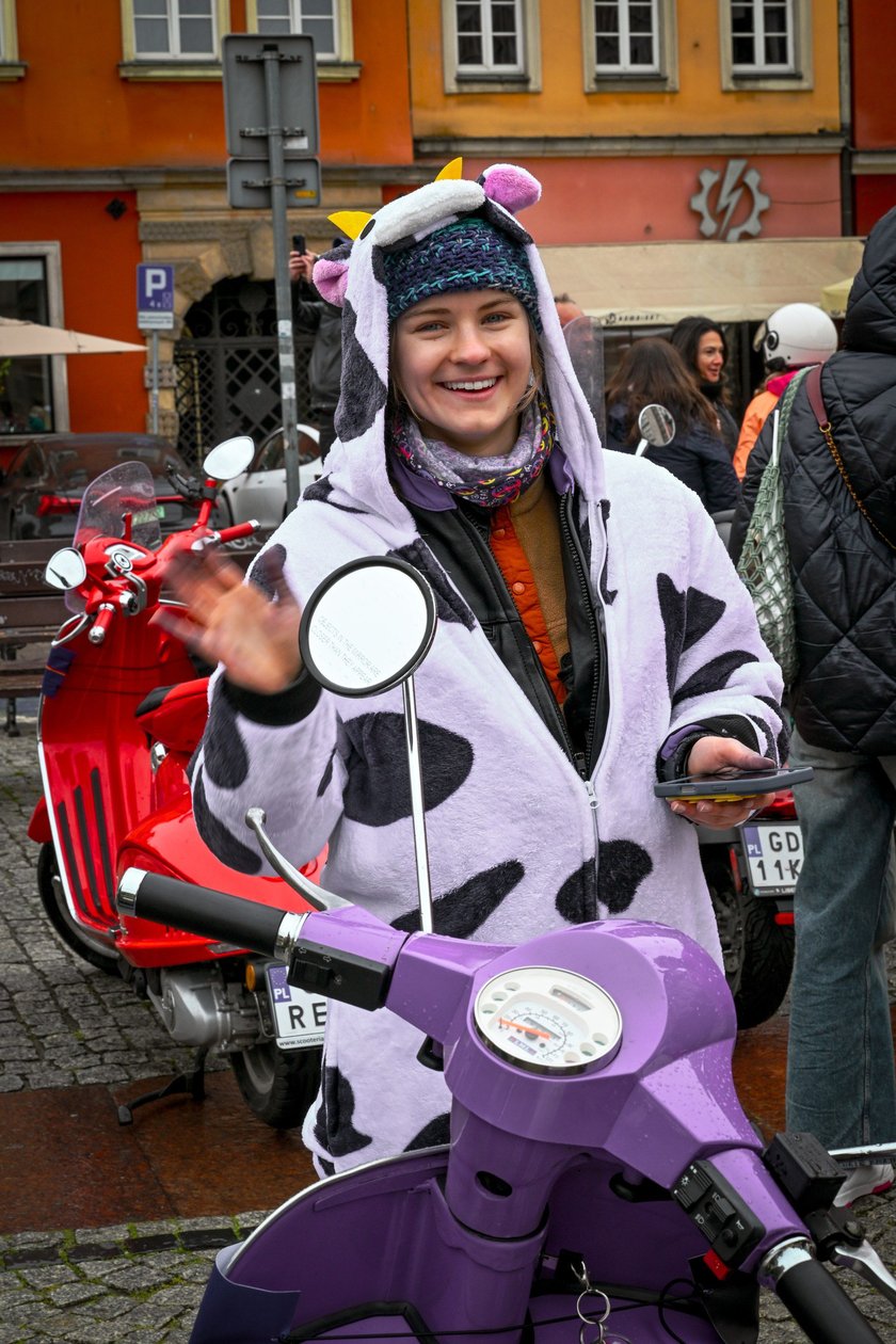 Zlot skuterów Vespa na placu Solnym