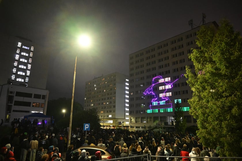 PIWO, czyli Potężny Indeksowany Wyświetlacz Oknowy na Wittigowie. Edycja 2025