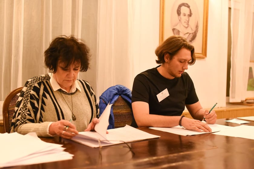 Liczenie głosów w komisji nr 13 przy ul. Tadeusza Kościuszki. Wrocław, 18.05.2025