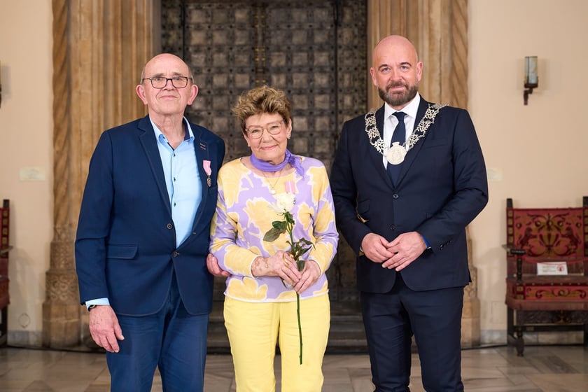 Prezydent odznaczył medalami pary z długoletnim pożyciem