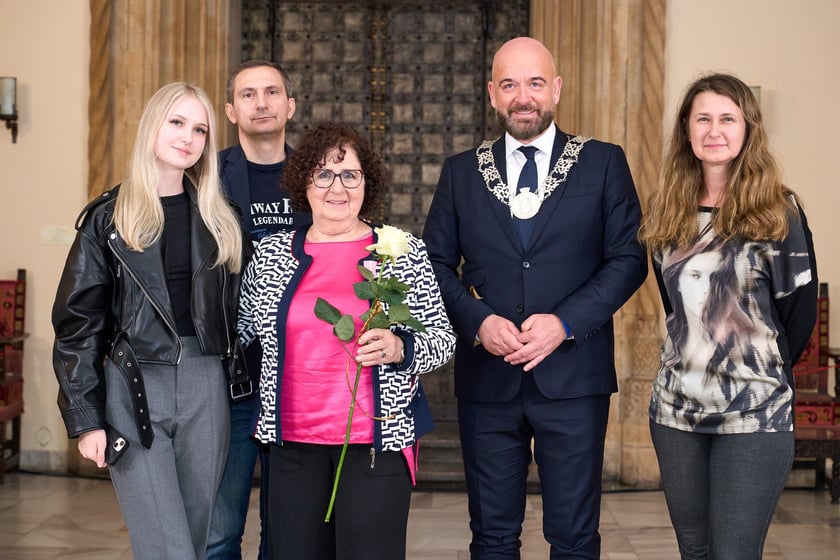 Prezydent odznaczył medalami pary z długoletnim pożyciem