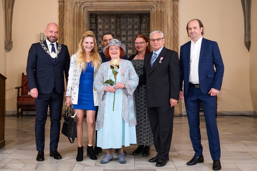 Prezydent odznaczył medalami pary z długoletnim pożyciem