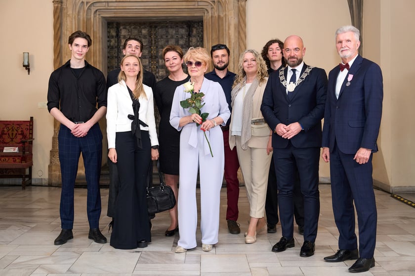 Prezydent odznaczył medalami pary z długoletnim pożyciem