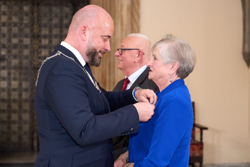 Prezydent odznaczył medalami pary z długoletnim pożyciem