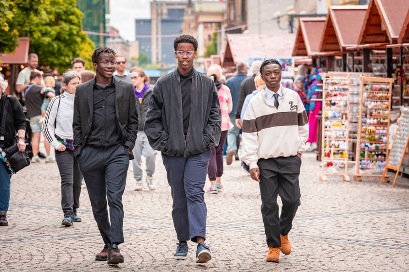 Pierwszy dzień Jarmarku Świętojańskiego na wrocławskim Rynku