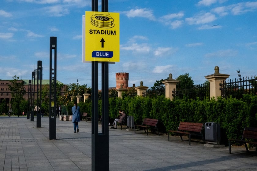 Budowa strefy Fan Festval na pl. Wolności