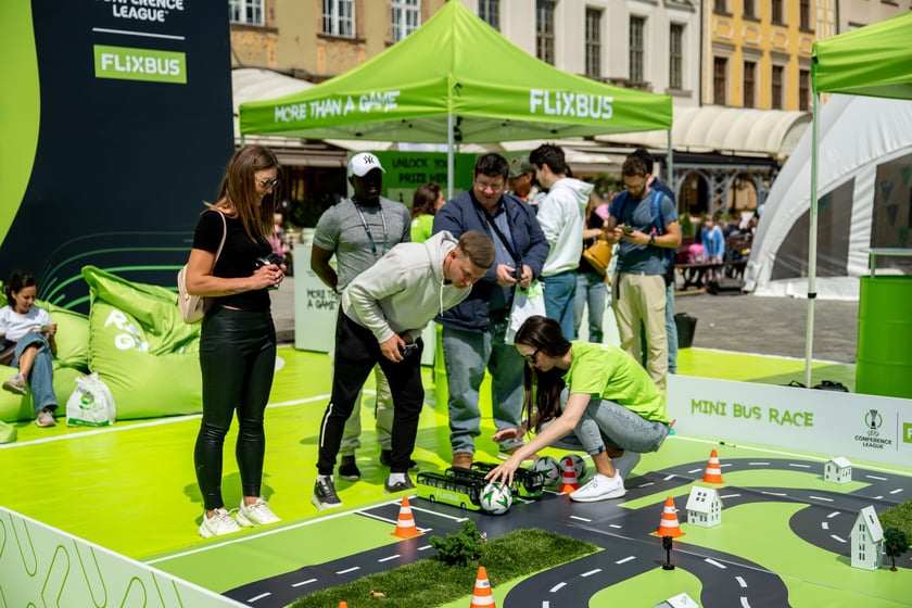 Otwarcie ogólnodostępnej strefy kibica Fan Festival w rynku