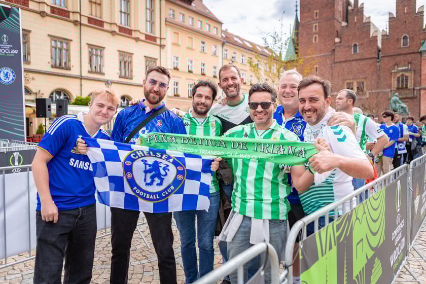 Kibice na wrocławskim Rynku. 28.05.2025