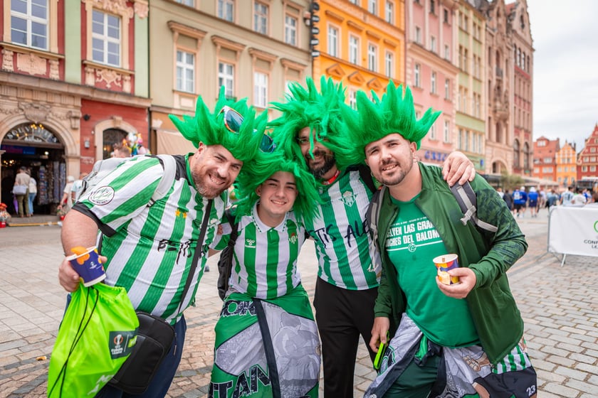 Kibice na wrocławskim Rynku. 28.05.2025