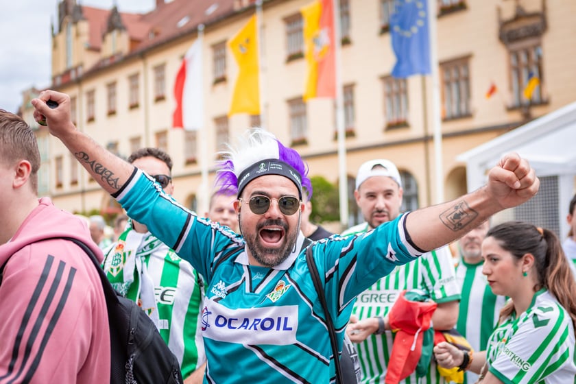 Kibice na wrocławskim Rynku. 28.05.2025