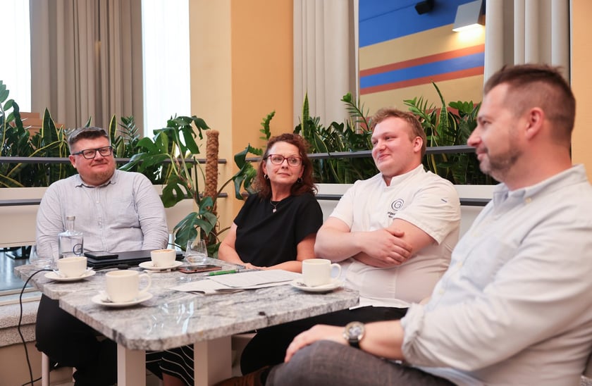 Jury Konkursu Delicje 2025 (w środku Kacper Sawoń, szef kuchni restauracji Gustaw)