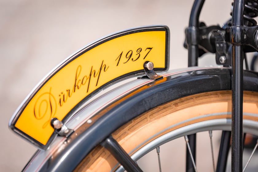 Distinguished Gentleman's Ride - stylowe i klasyczne motocykle przejechały przez Wrocław - 1 czerwca 2025 r.