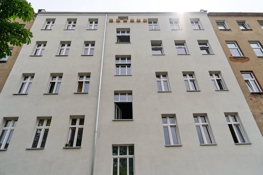 Kamienica Chudoby 9 tuż przed zakończeniem remontu (czerwiec 2025)