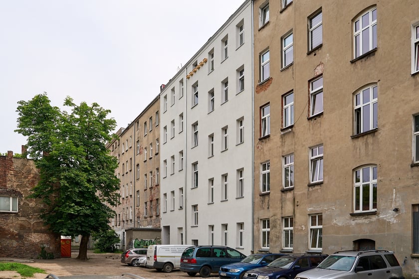 Kamienica Chudoby 9 tuż przed zakończeniem remontu (czerwiec 2025)